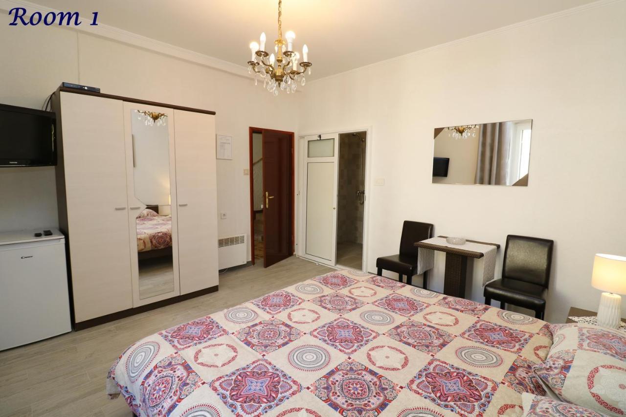 Old Town Rooms And Apartment Porec Ngoại thất bức ảnh